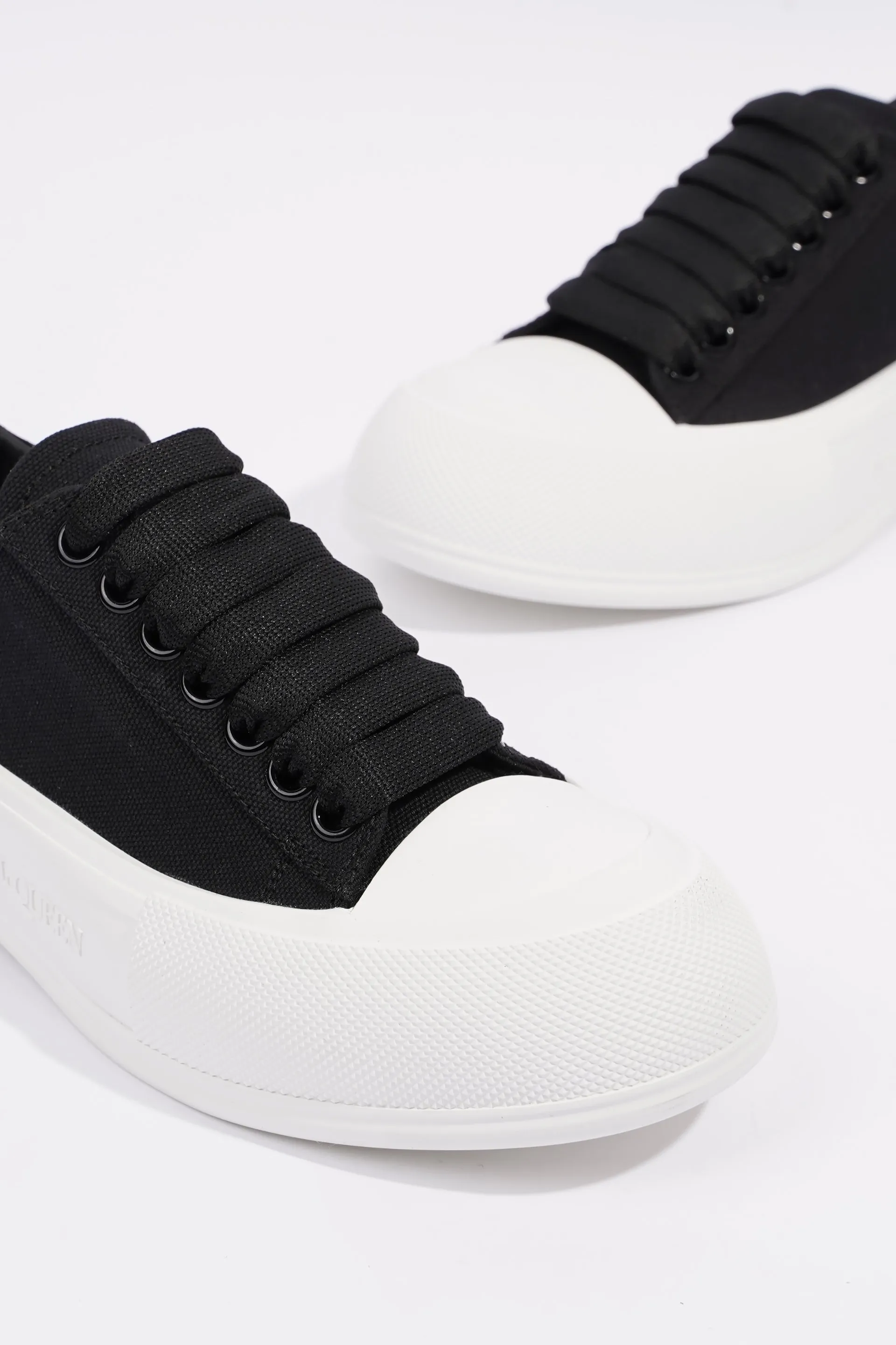 Alexander McQueen Deck Plimsoll Black / White Canvas EU 37 UK 4