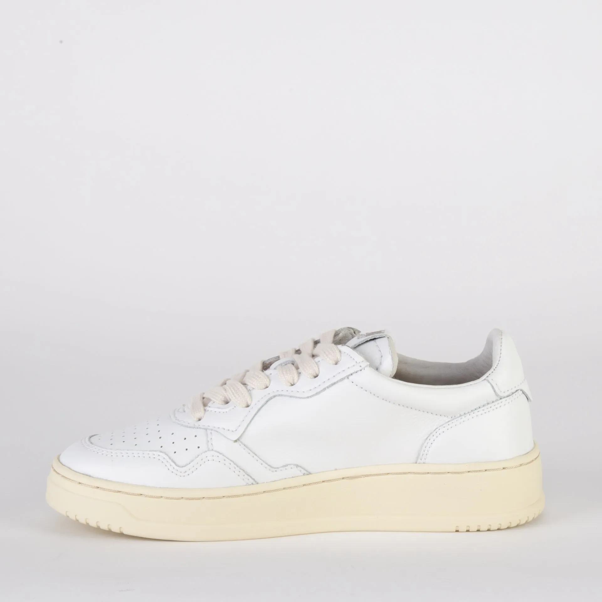 AUTRY SNEAKERS - MEDALIST LOW - WHT/WHT