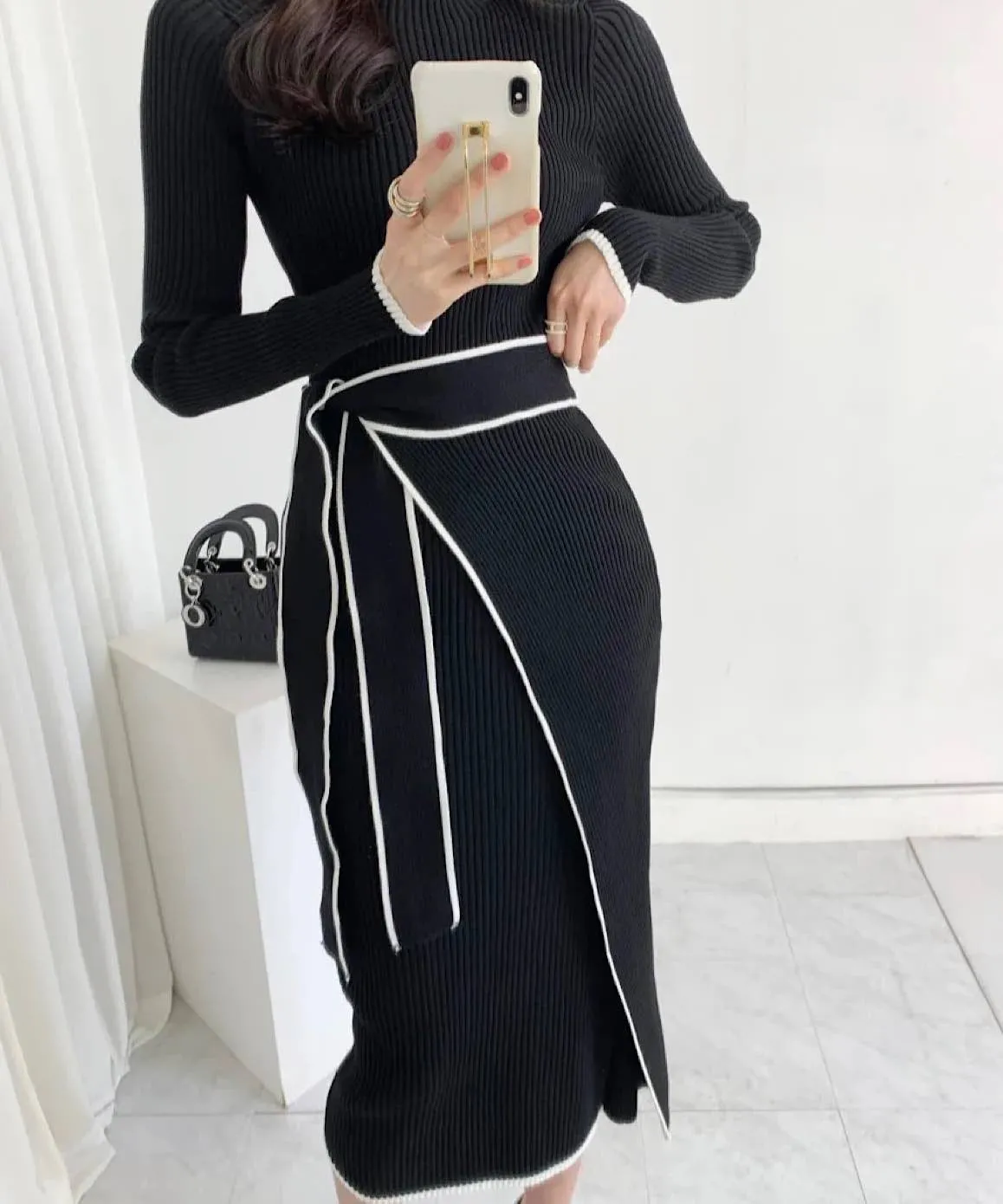 High Neck Contrast Edge Tie Midi Dress